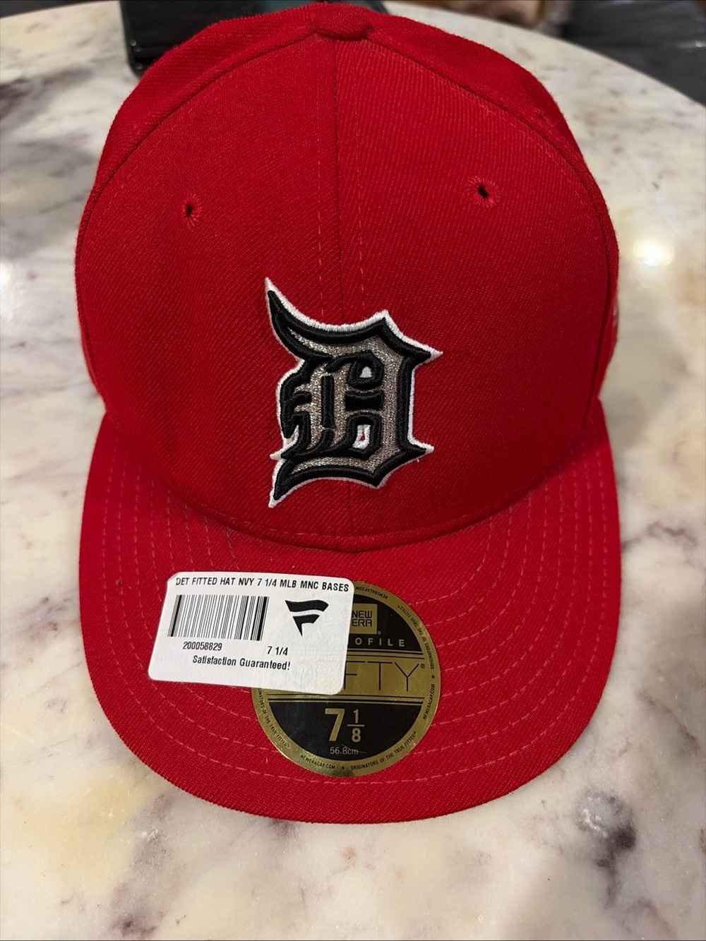NWT red New Era Detroit Tigers 59FIFTY fitted hat 7 1/8 size